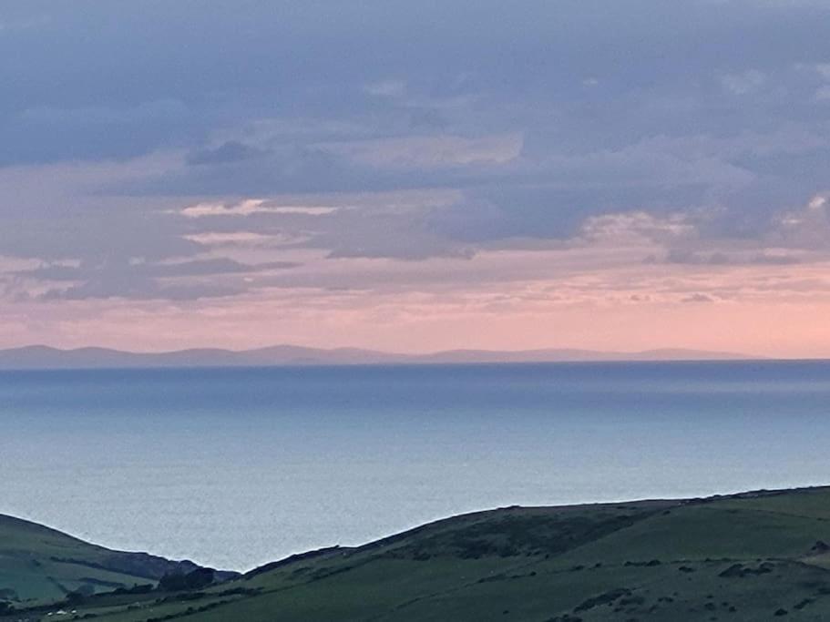 Вилла Amazing Coastal & Sunset Views In Eryri Llanllyfni Экстерьер фото